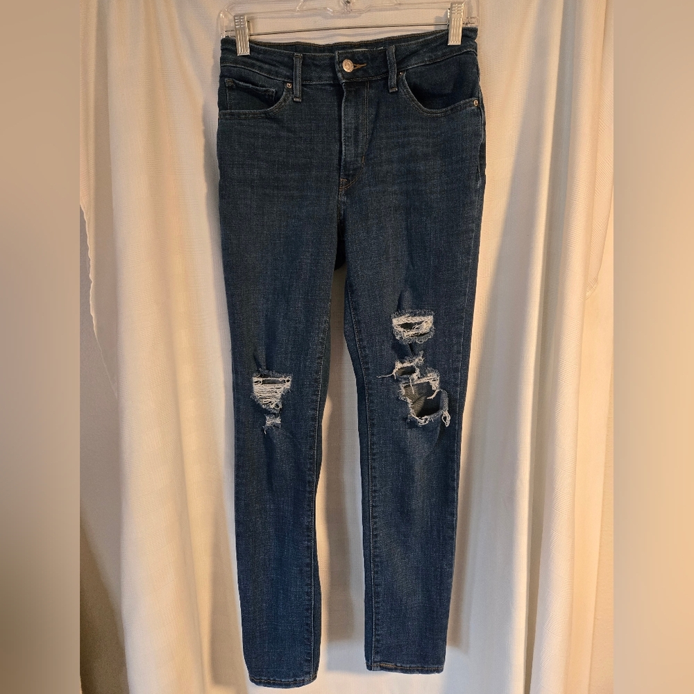 Levi's Classic Blue Distressed Skinny Jeans